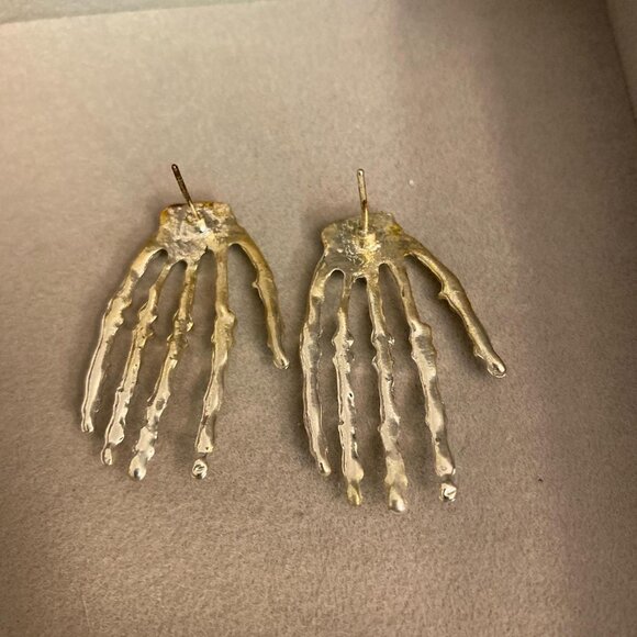 Silver skeleton hand earrings - Picture 2 of 3